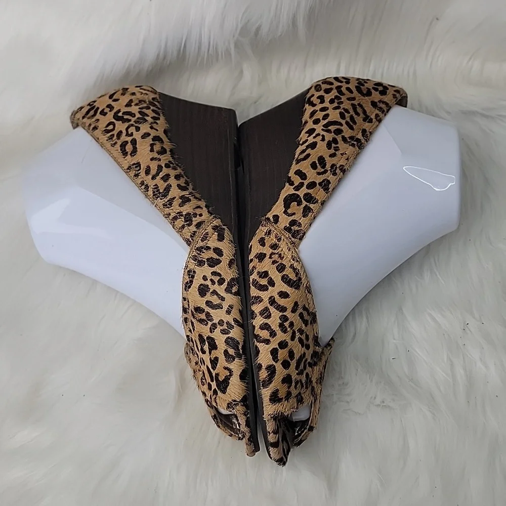 STEVEN STEVE MADDEN Bamba1 Leopard Animal Print Calf Hair Peep Toe Wedge Heels 8